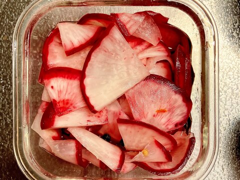 彩りにも♪赤かぶのピクルス